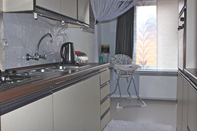 Degelijk en zonnig tweeslaapkamer-appartement, zeer gunstig gelegen 