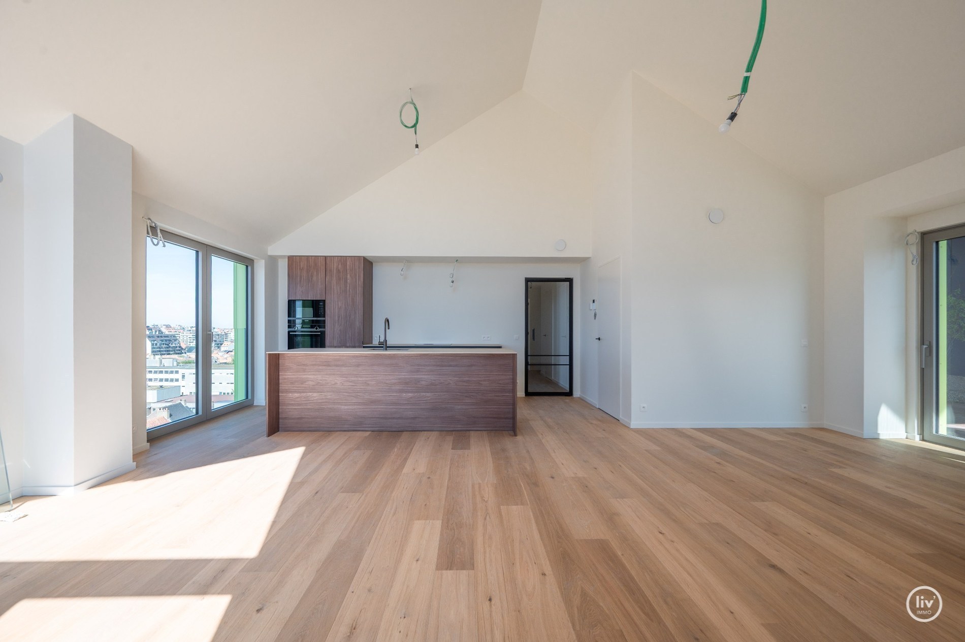 Centraal gelegen 3-kamer appartement te Res. Hoost: Opendeurdag Zondag 04/01 (tussen 14u en 17u) 