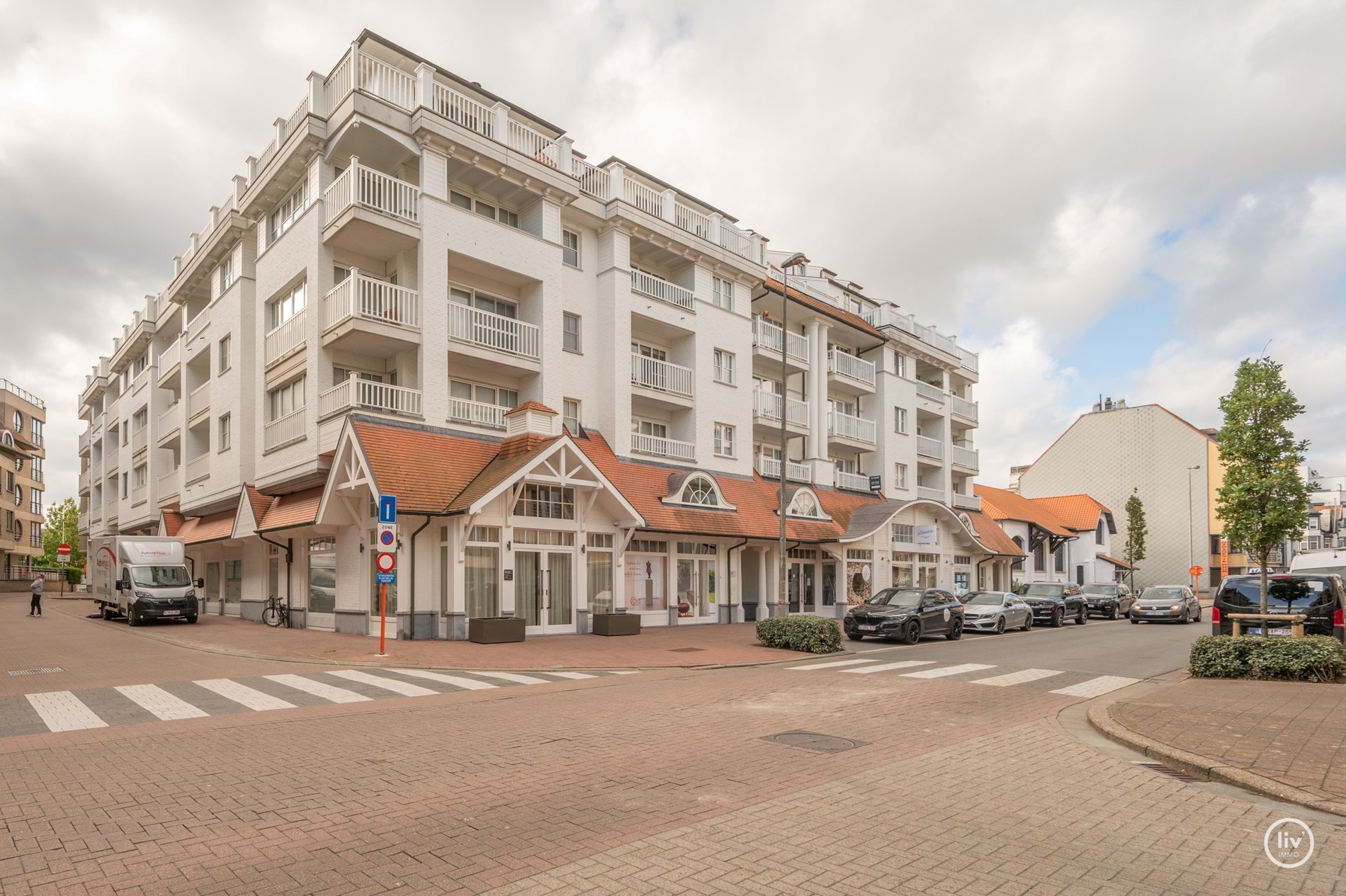 Gemeubeld - Lichtrijk duplex appartement met 2 slaapkamers – Centraal gelegen aan de Zoutelaan in Knokke 