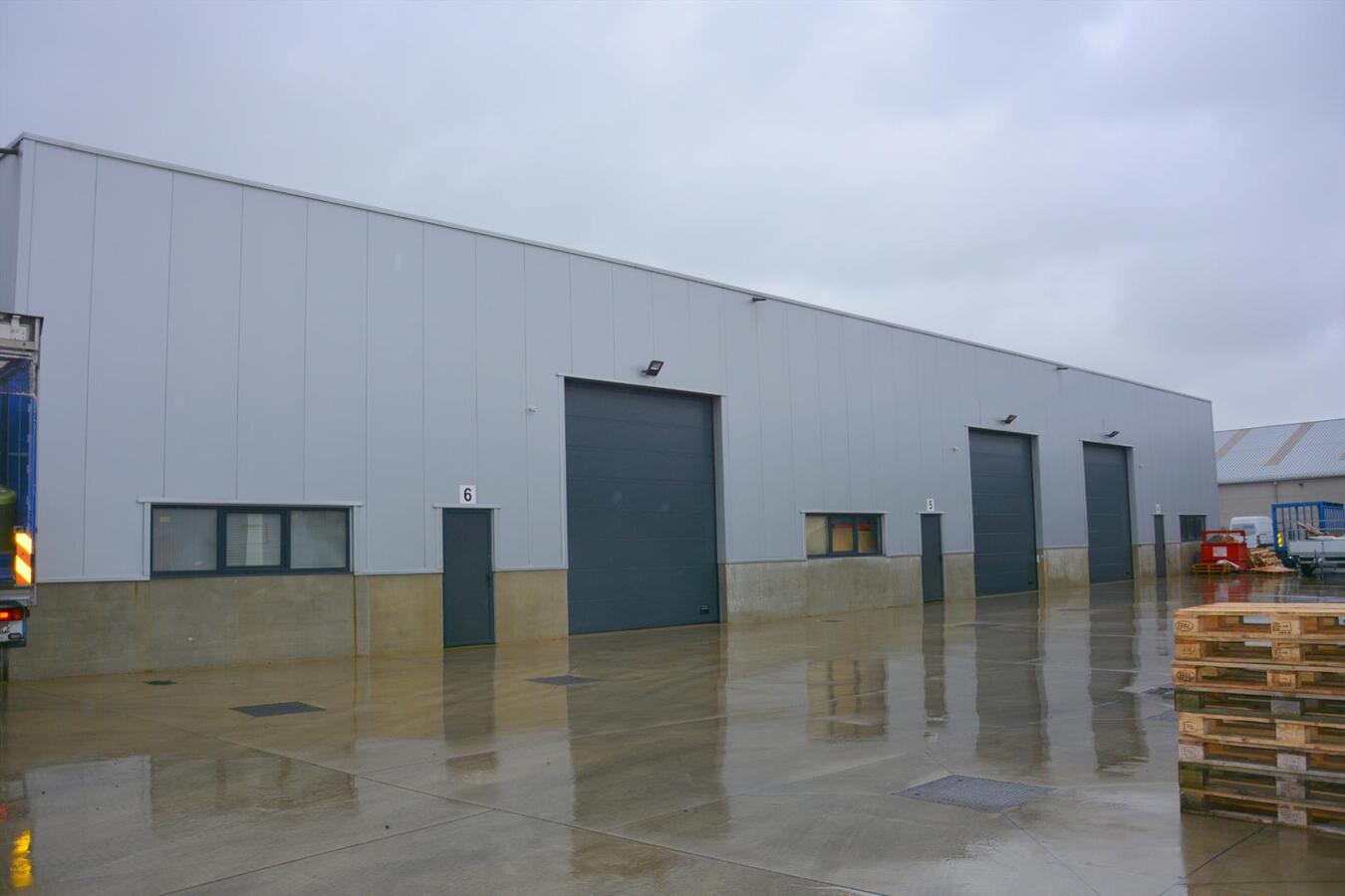 Nieuwbouwloodsen op uitstekende ligging 