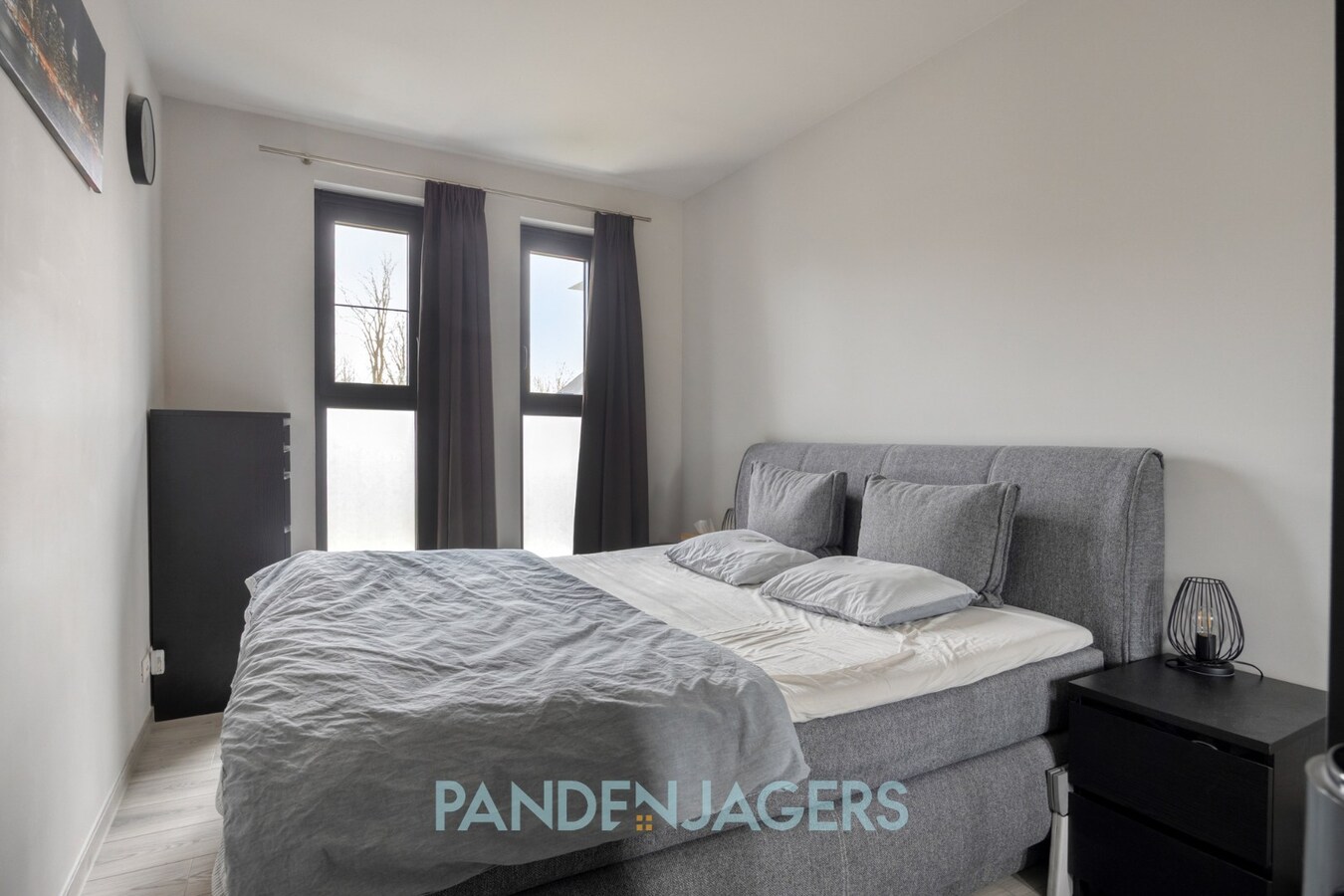 Instapklaar appartement met groot terras en ondergrondse parking in Willebroek 