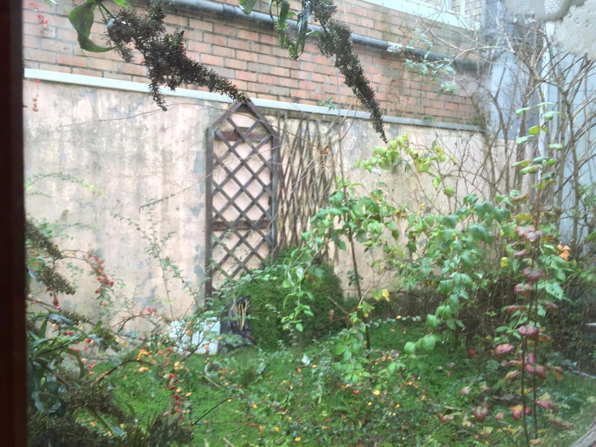TE RENOVEREN WONING MET TUIN TE ZANDVOORDE 