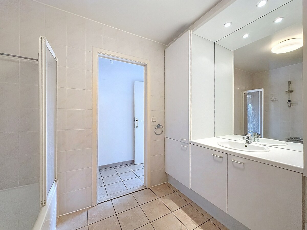 Leuk appartement met groot terras en garage nabij centrum Zottegem 