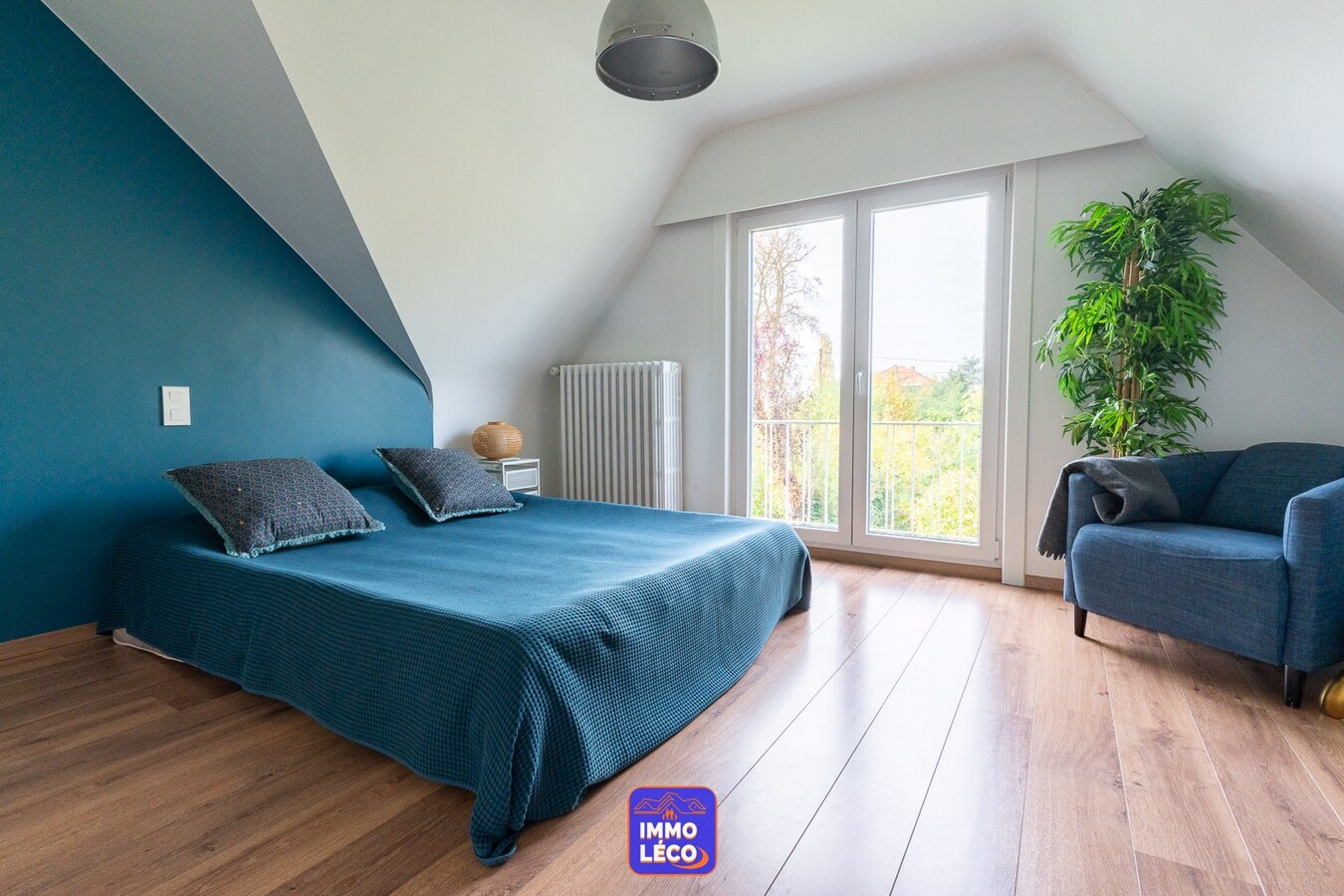 Villa semi "Plain-Pied" avec piscine, garage, carport et annexe pour profession libérale ! 