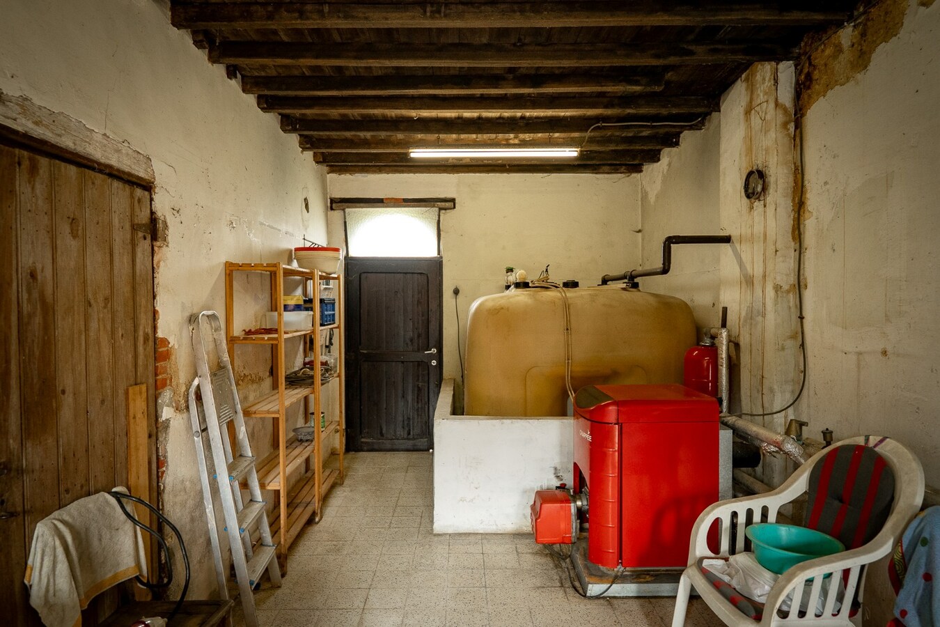 Farm to be renovated with stables and pastures on approximately 1.7 hectares in Herk-de-Stad. 