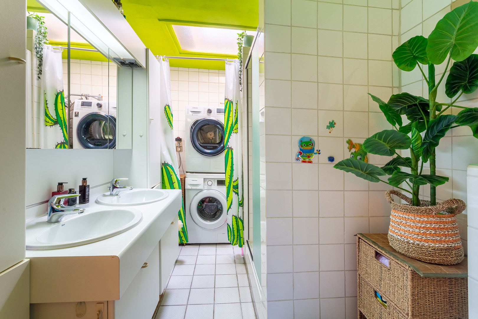 Mooie en ruime Interbellum woning met 4 slaapkamers vlakbij het Rozebroekenpark 