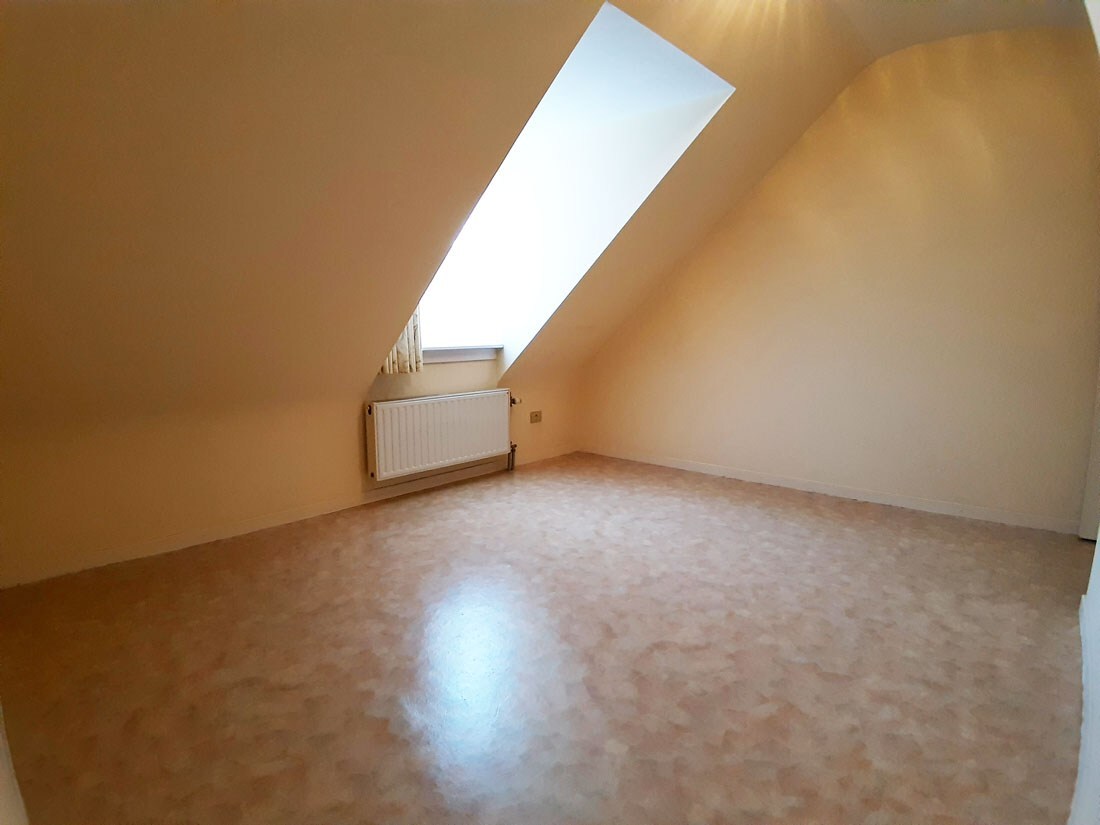 Ruim appartement op de 2de verdieping te Achel 