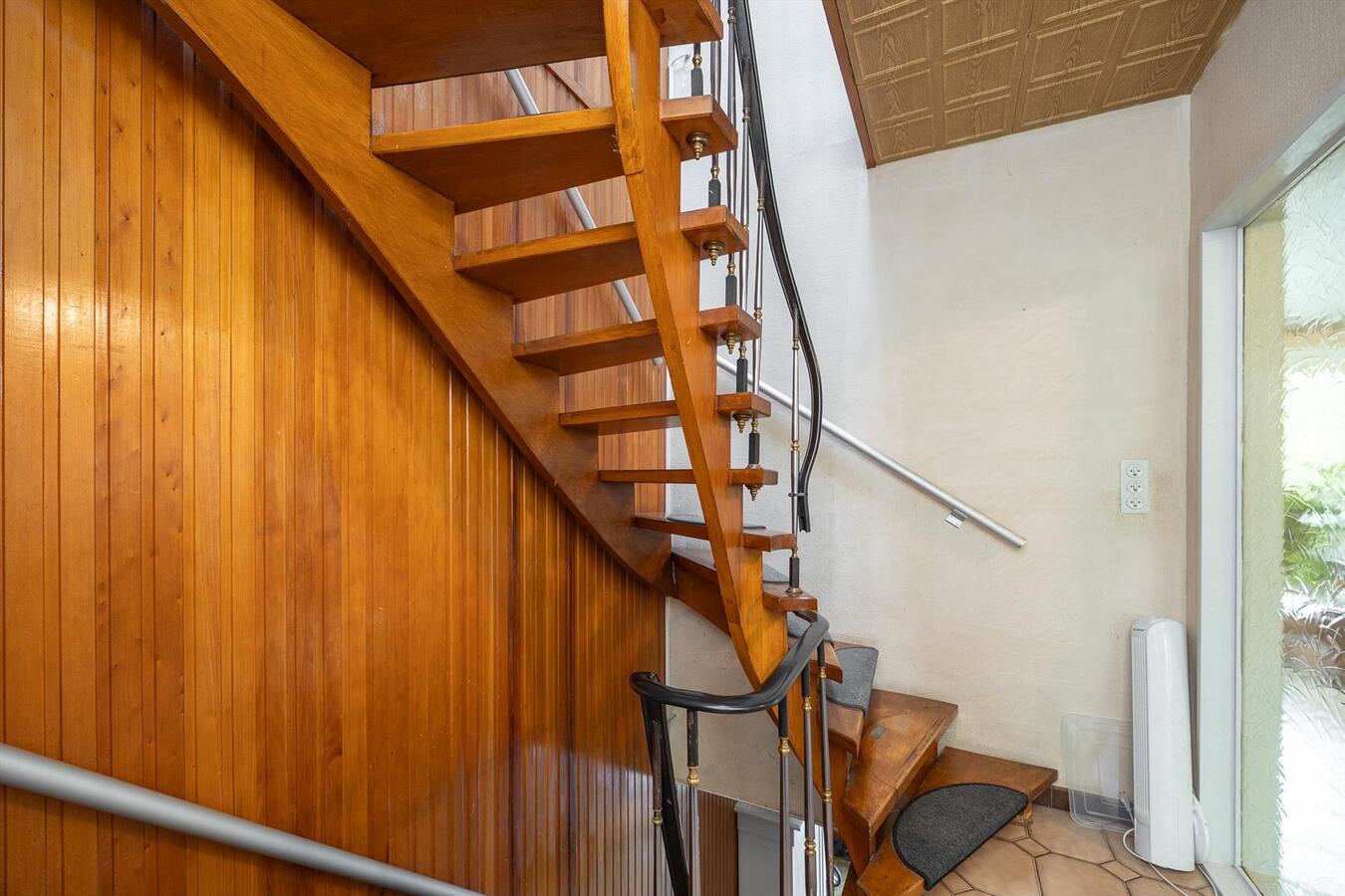 Ruime HOB met garage op een rustige locatie te Schelle! 