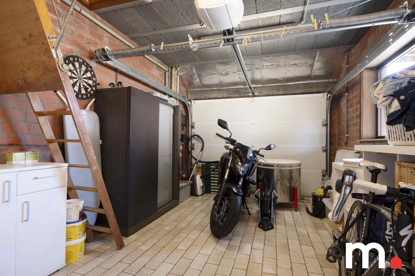 Mooie en welgelegen bungalow in centrum Oostrozebeke ! EPC B ! 