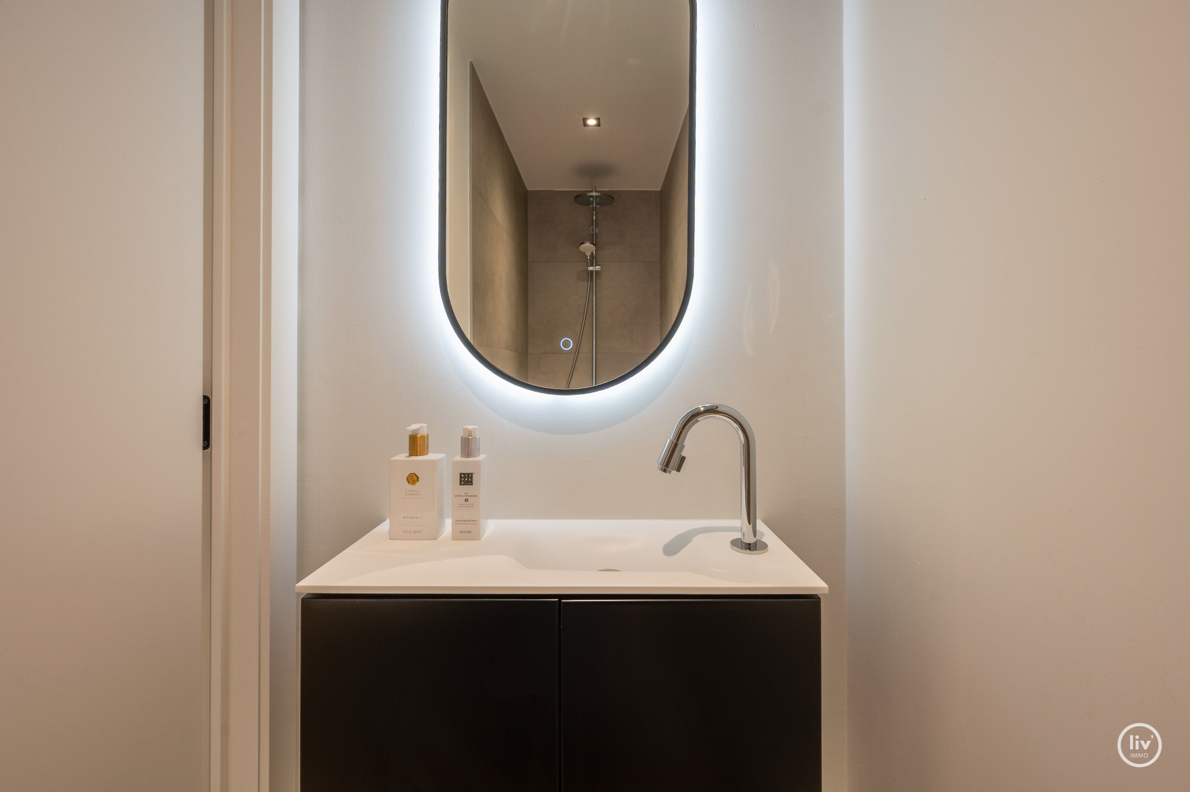 Lichtrijk appartement met groot terras te Res. Lake Garden - Duinenwater 
