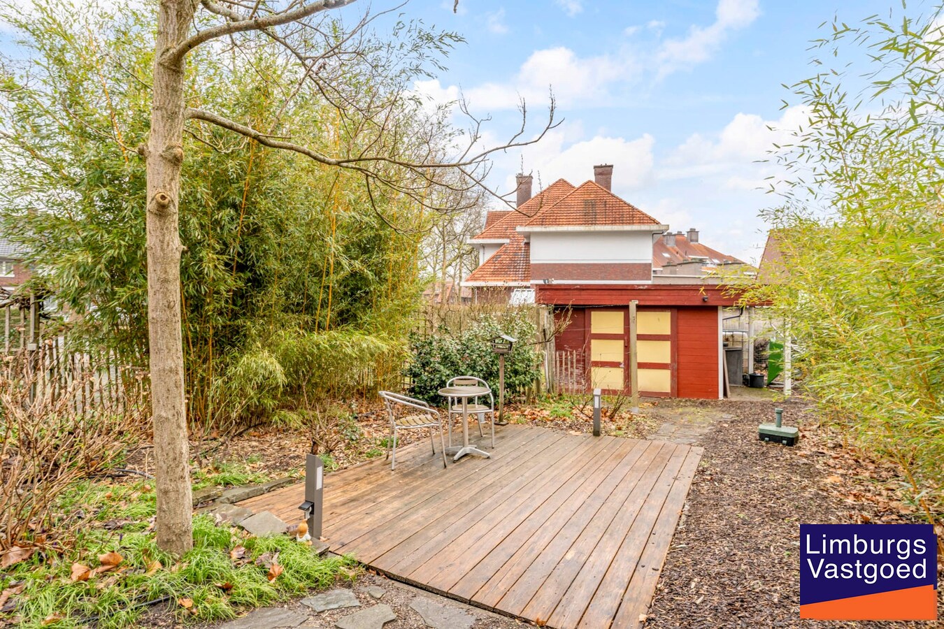 Woonhuis met  praktijkruimte te Waterschei, op een perceel van 6a80ca te Genk 