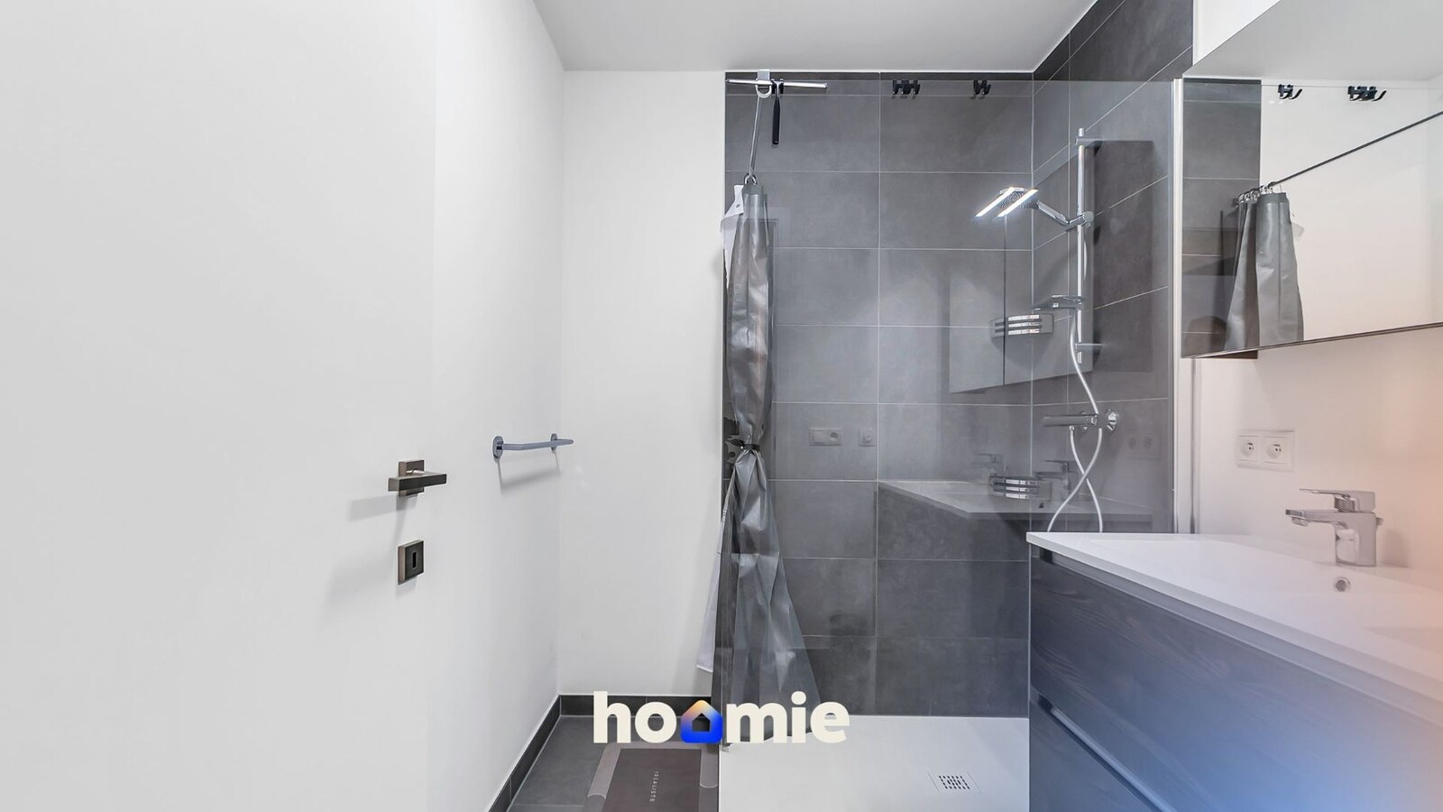 Benedenwoning te koop in Genk