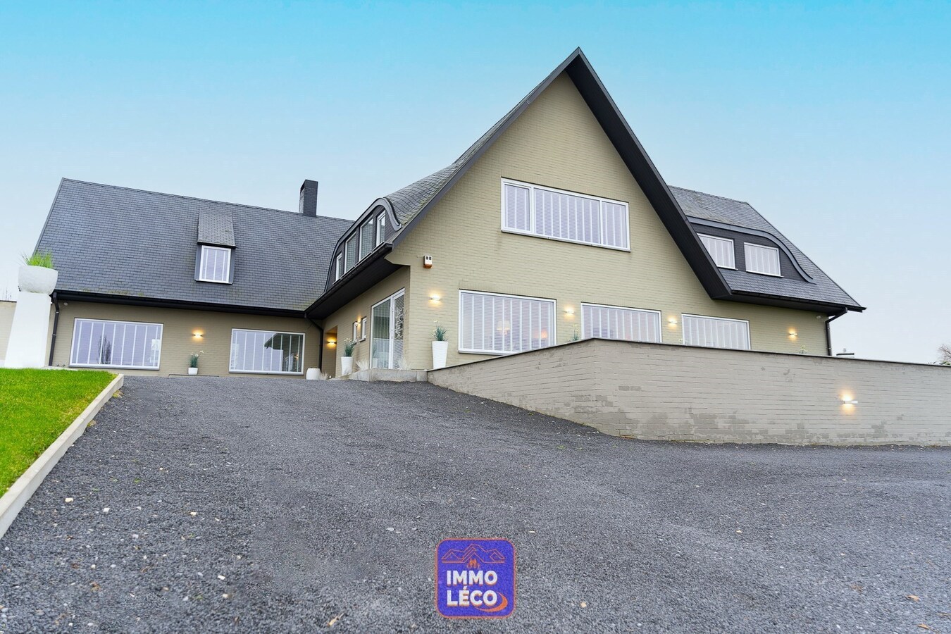 Villa prestigieuse entièrement rénovée en 2022, prestation haut de gamme ! 