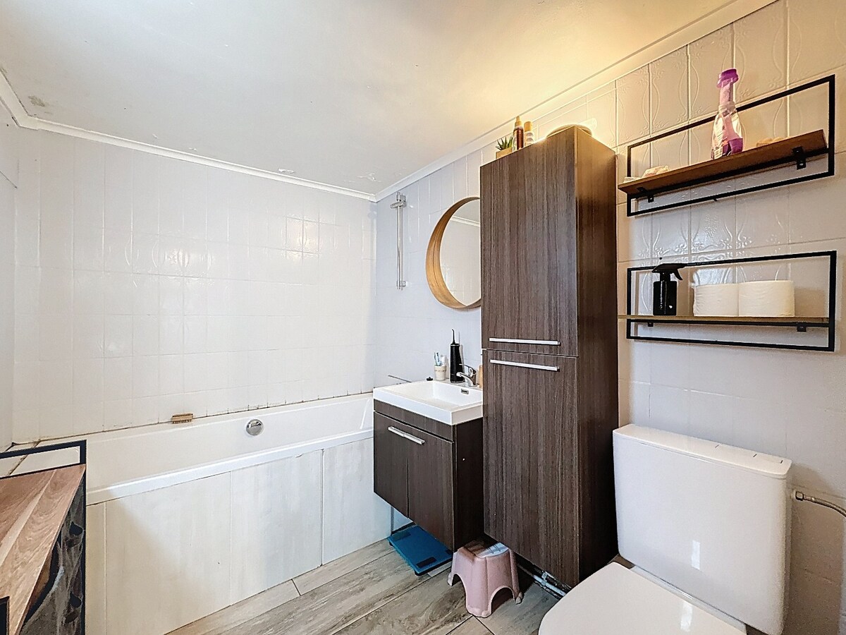 Grotendeels gerenoveerde woning met tuin te Aalst 