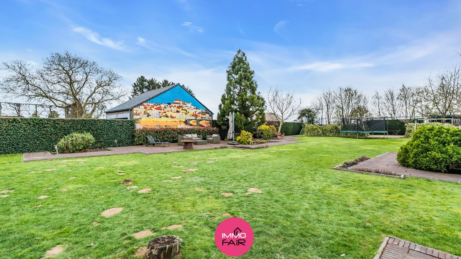 Vrijstaande woning op royaal perceel met panoramisch uitzicht, vlakbij Maastricht 