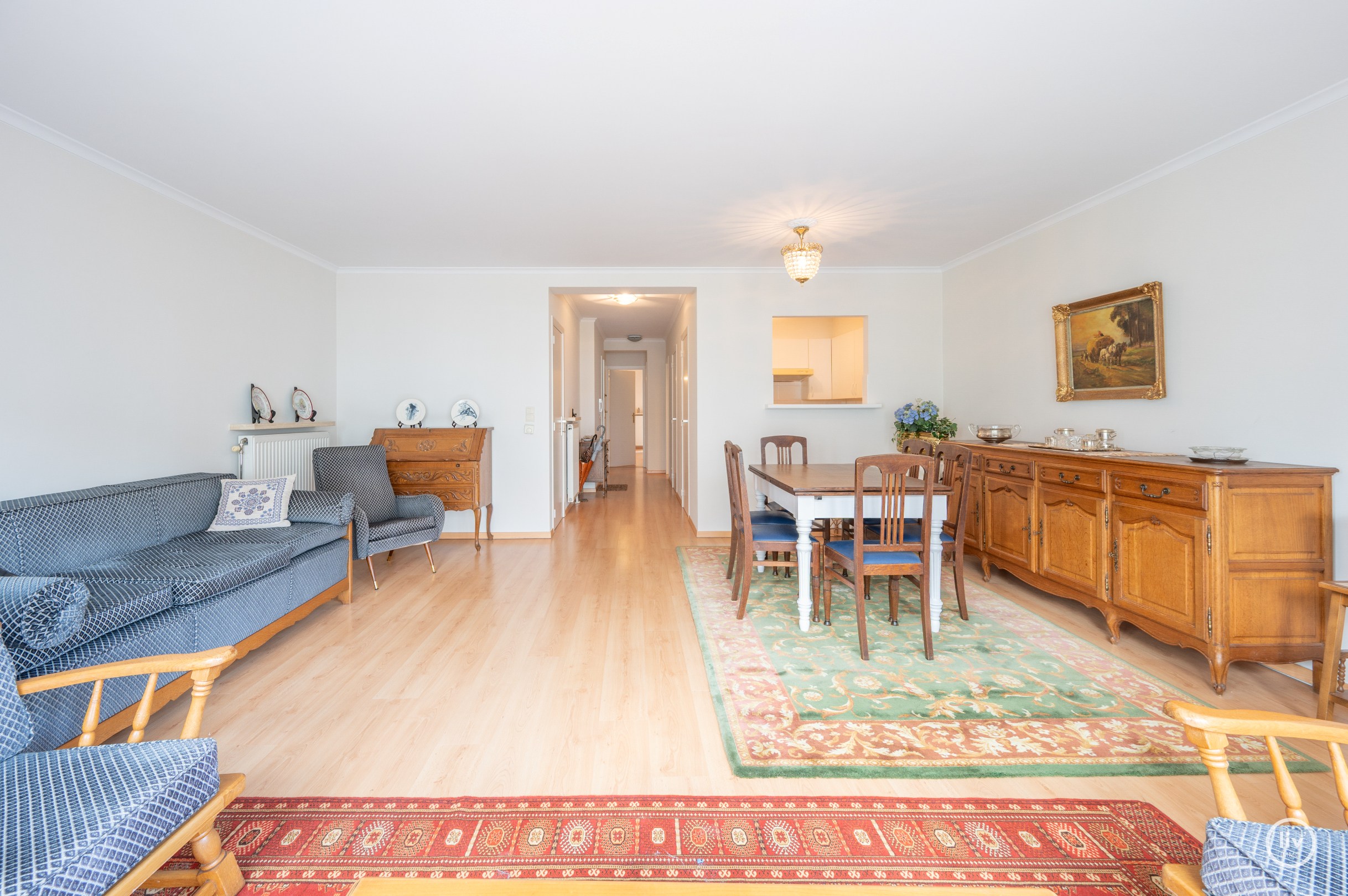 Op te frissen appartement met 2 slaapkamers te koop in het centrum van Knokke 