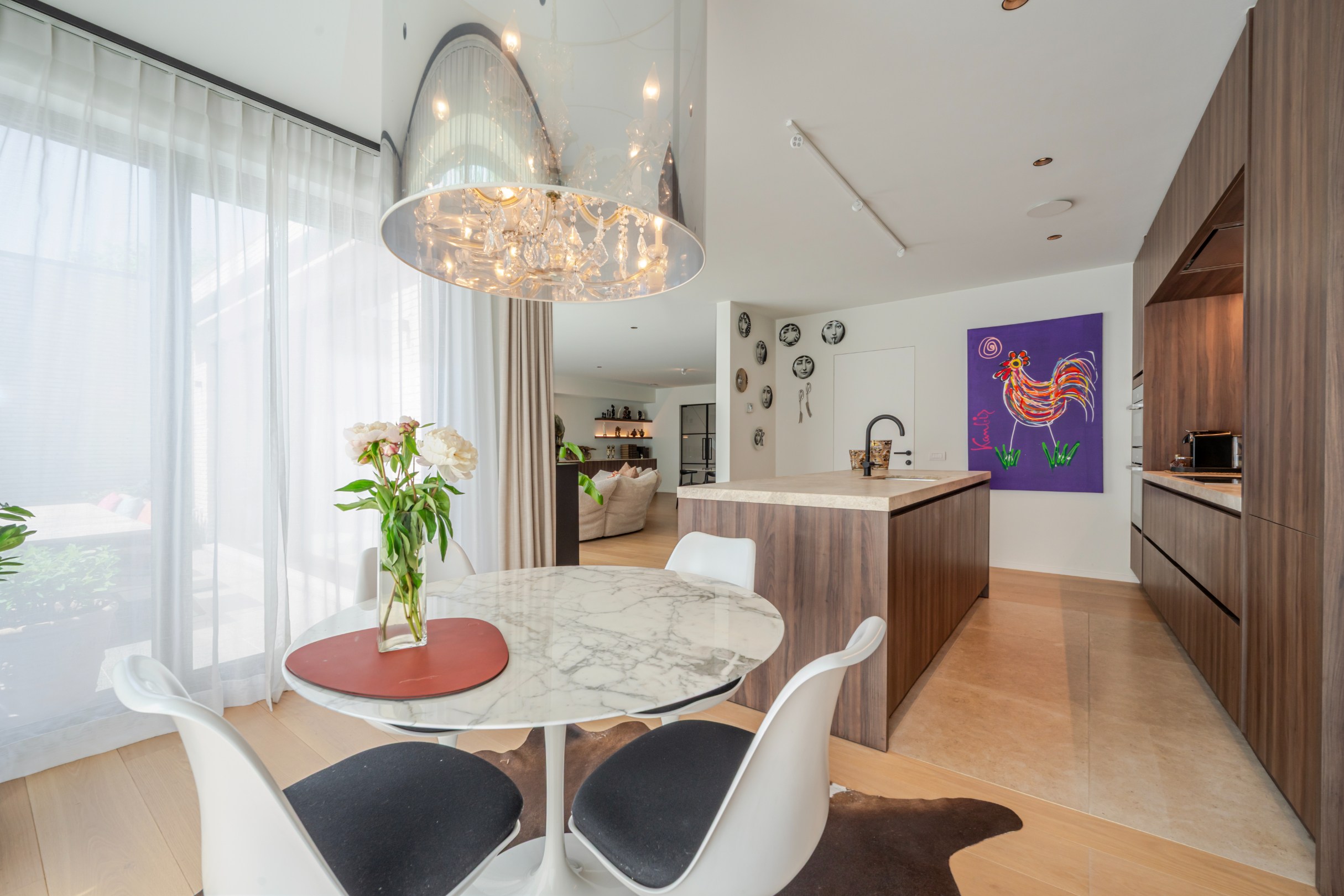 Magnifique villa jumelée très récente avec beaucoup de lumière, idéalement située en bordure du Zoute. 