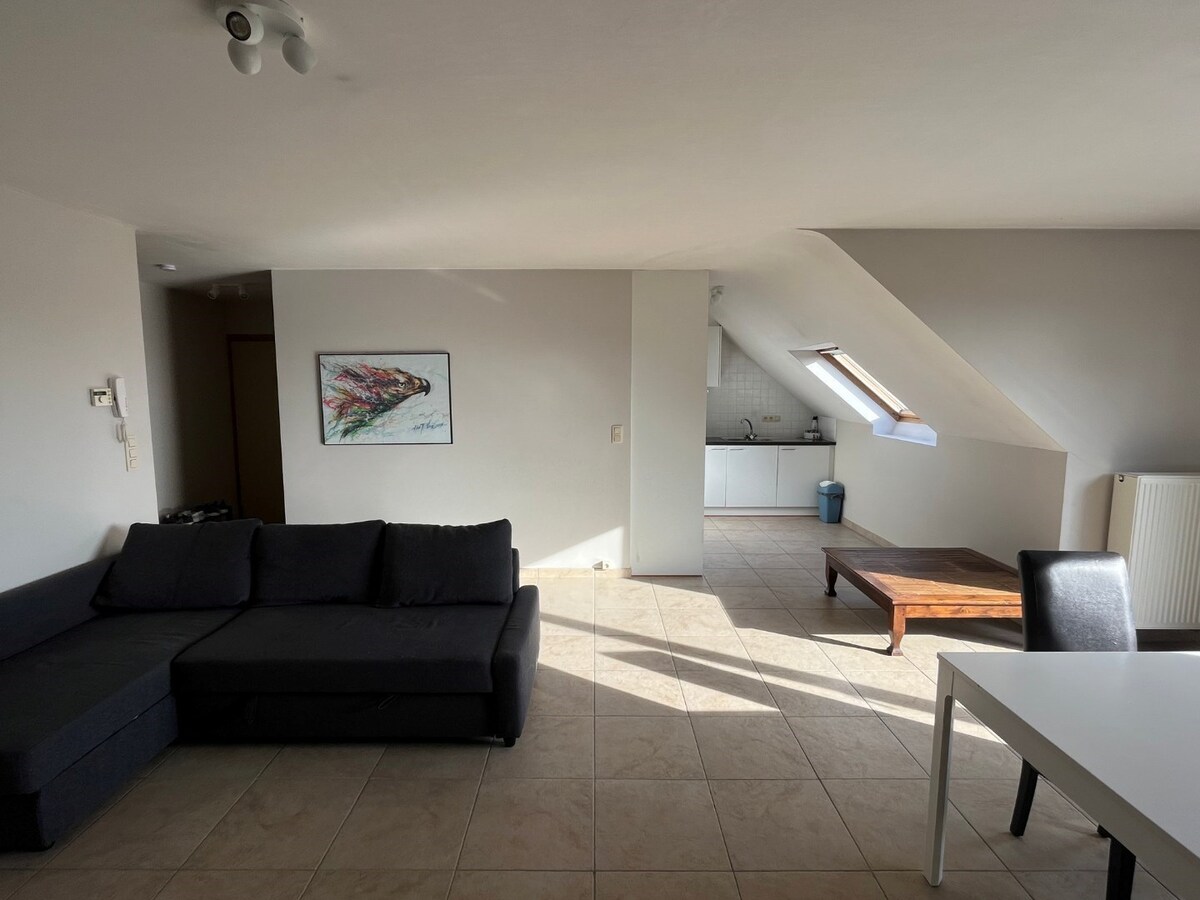 Ruim en goed gelegen 1 slaapkamer appartement! 