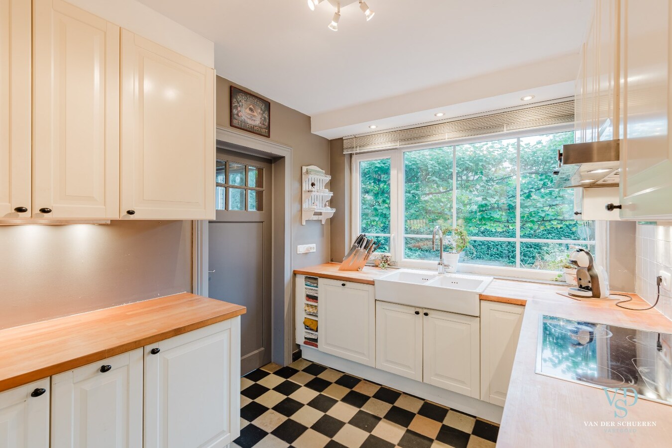 Charmante villa, door groen omgeven 