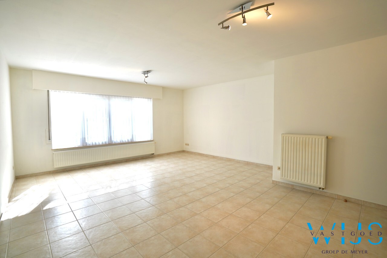 Gelijkvloers appartement met ruim terras in het centrum Ertvelde ! 