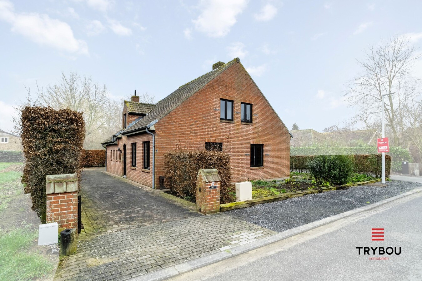 Rustig gelegen, vrijstaande woning aan de rand van het centrum van Merkem 