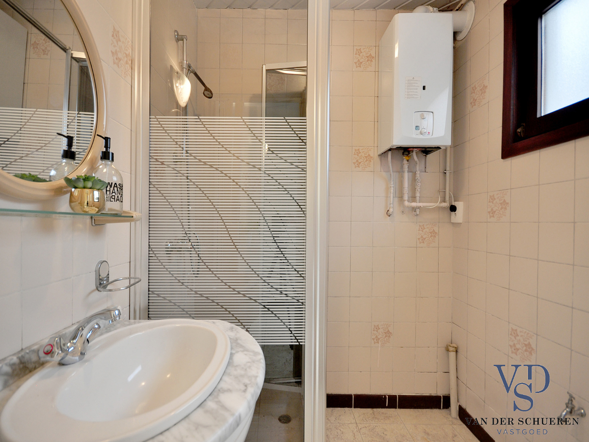 Rijwoning met tuin nabij station Gent-Sint-Pieters. Top-ligging nabij tram en trein ! 