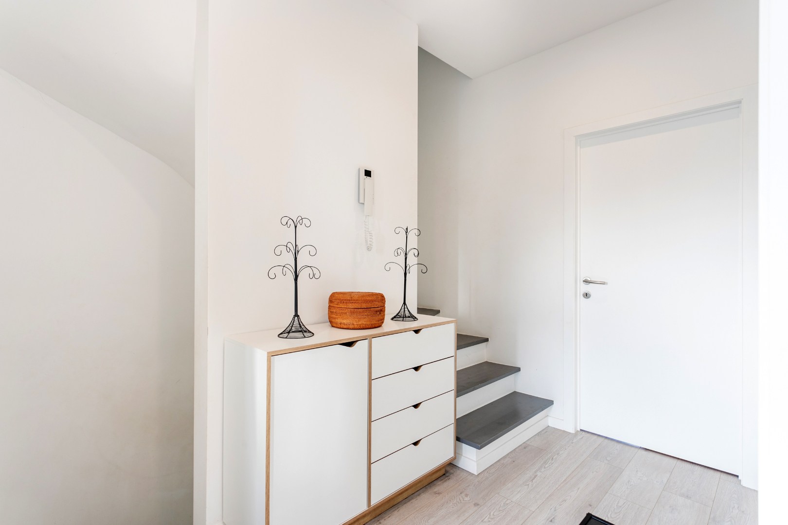 Instapklare woning met 4 slpk, tuin en parking 