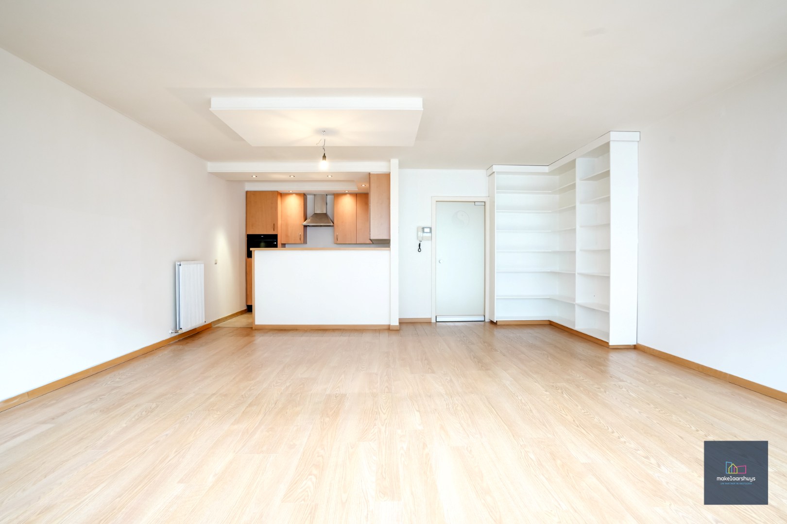 Goedgelegen 2slpk-appartement met terras en staanplaats 