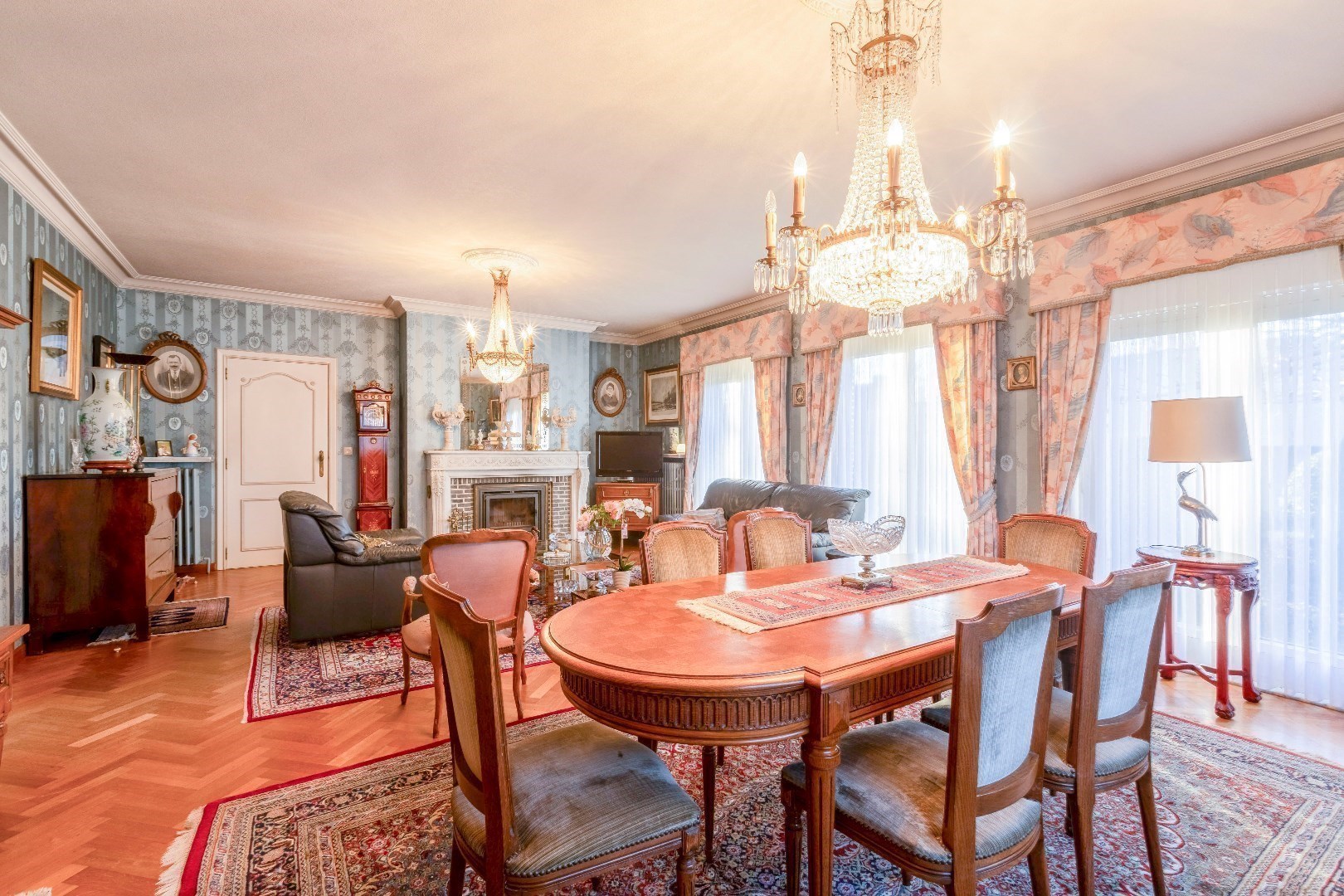 Ruime villa met 5 slp + dubbele garage en grote loods (104m²) 