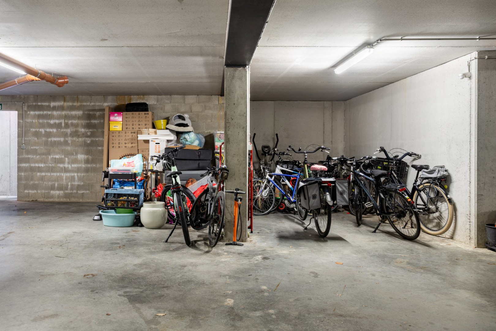 Instapklare woning met 4 slaapkamers, aangename leefruimte met staanplaats - EPC 89Kw/m² 