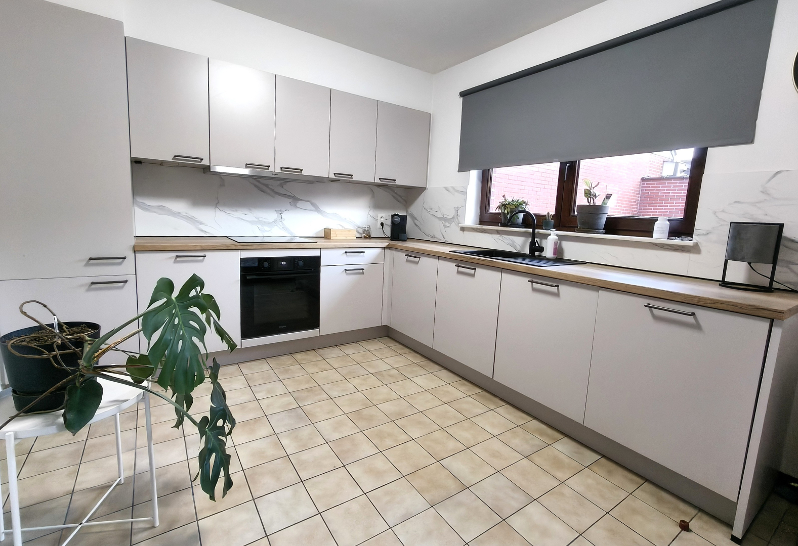 MOOIE WONING MET GARAGE EN TUINTJE 