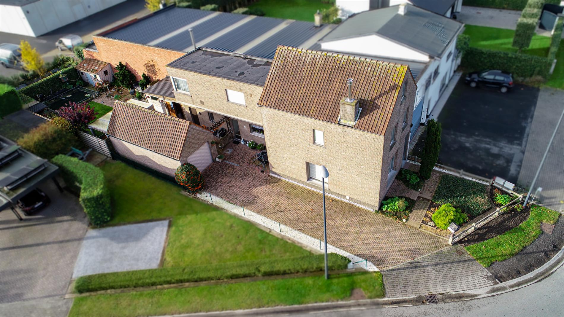 HoB met 3 slpks én extra leefruimte nabij centrum Maldegem 