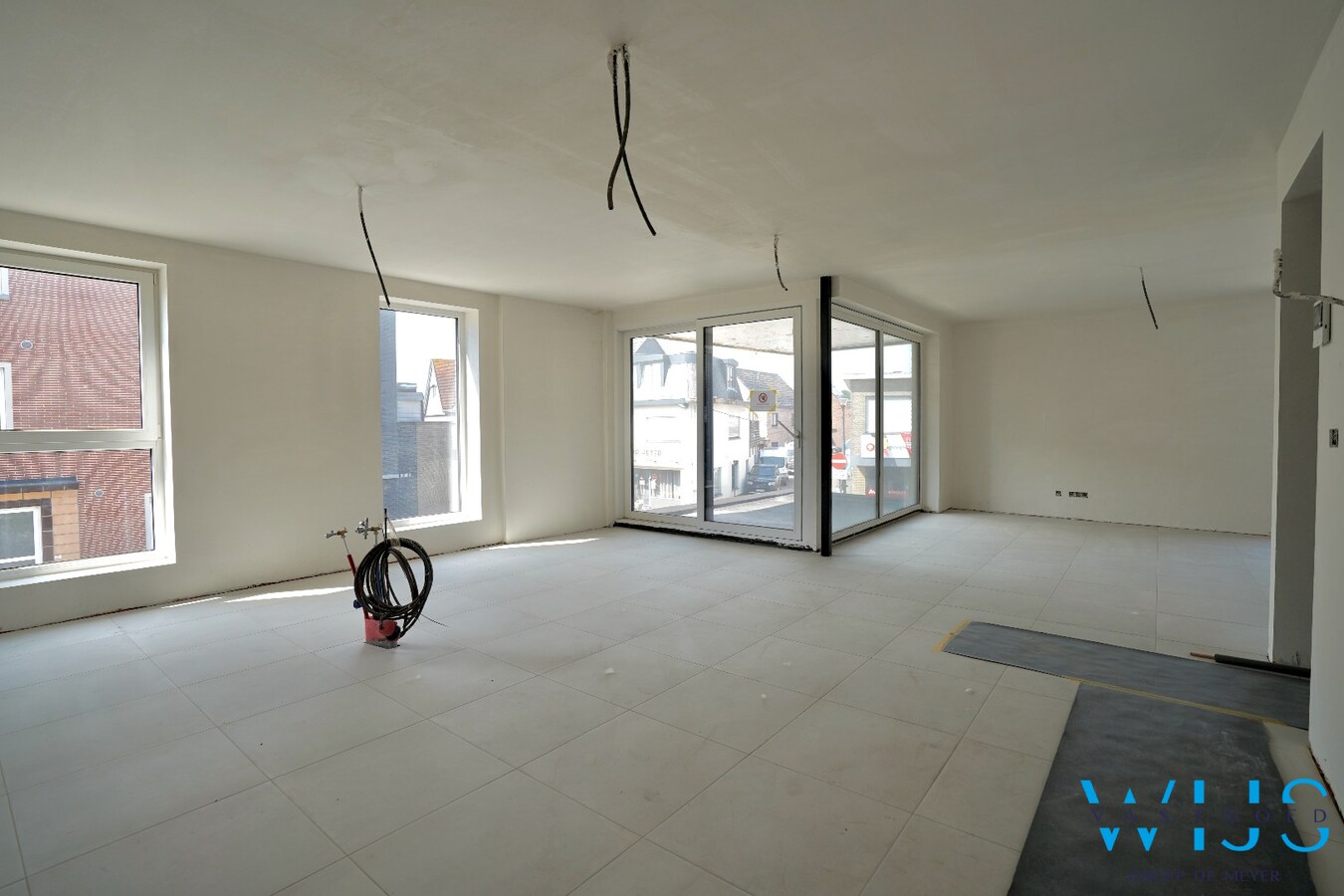 Ruim hoekappartement met 3 slaapkamers en terras 