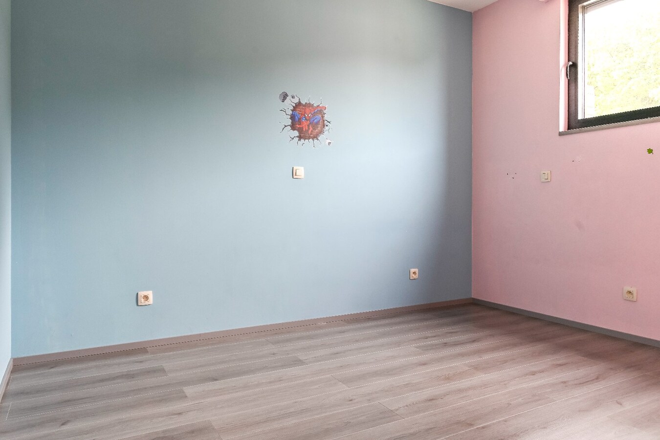 Instapklaar gelijkvloers huis met 2 slaapkamers 