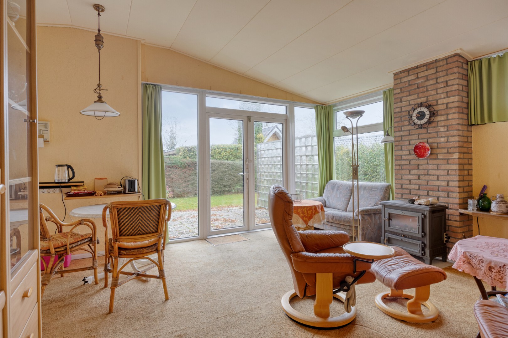 Rustig gelegen vrijstaande bungalow op steenworp afstand van jachthaven en Veerse Meer, deze woning dient gemoderniseerd te worden maar biedt vele mogelijkheden. 