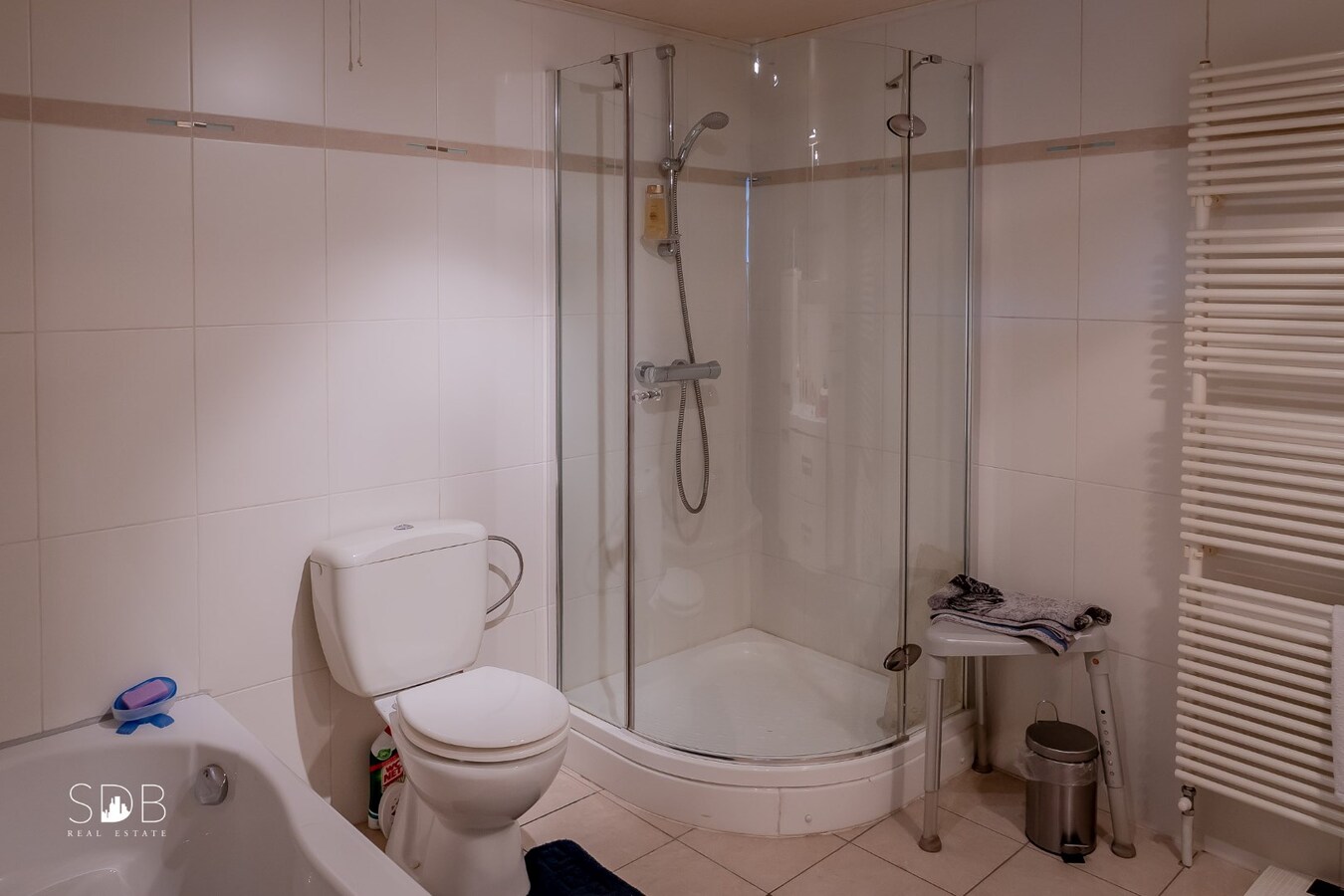 Eigentijdse woning met loods en weiland op 5.780 m². 