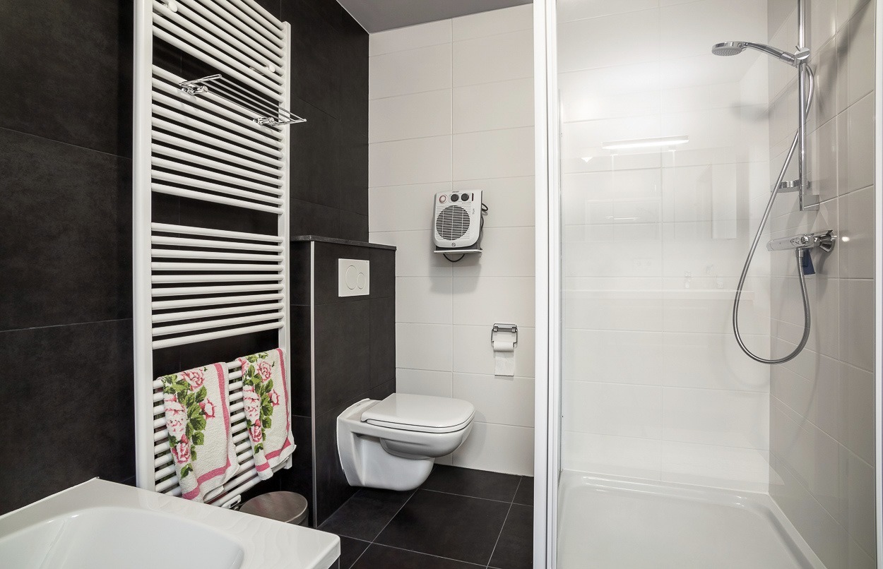 MAGNIFIEK GEMEUBELD RECENT DUPLEX APPARTEMENT NABIJ STRAND BREDENE 