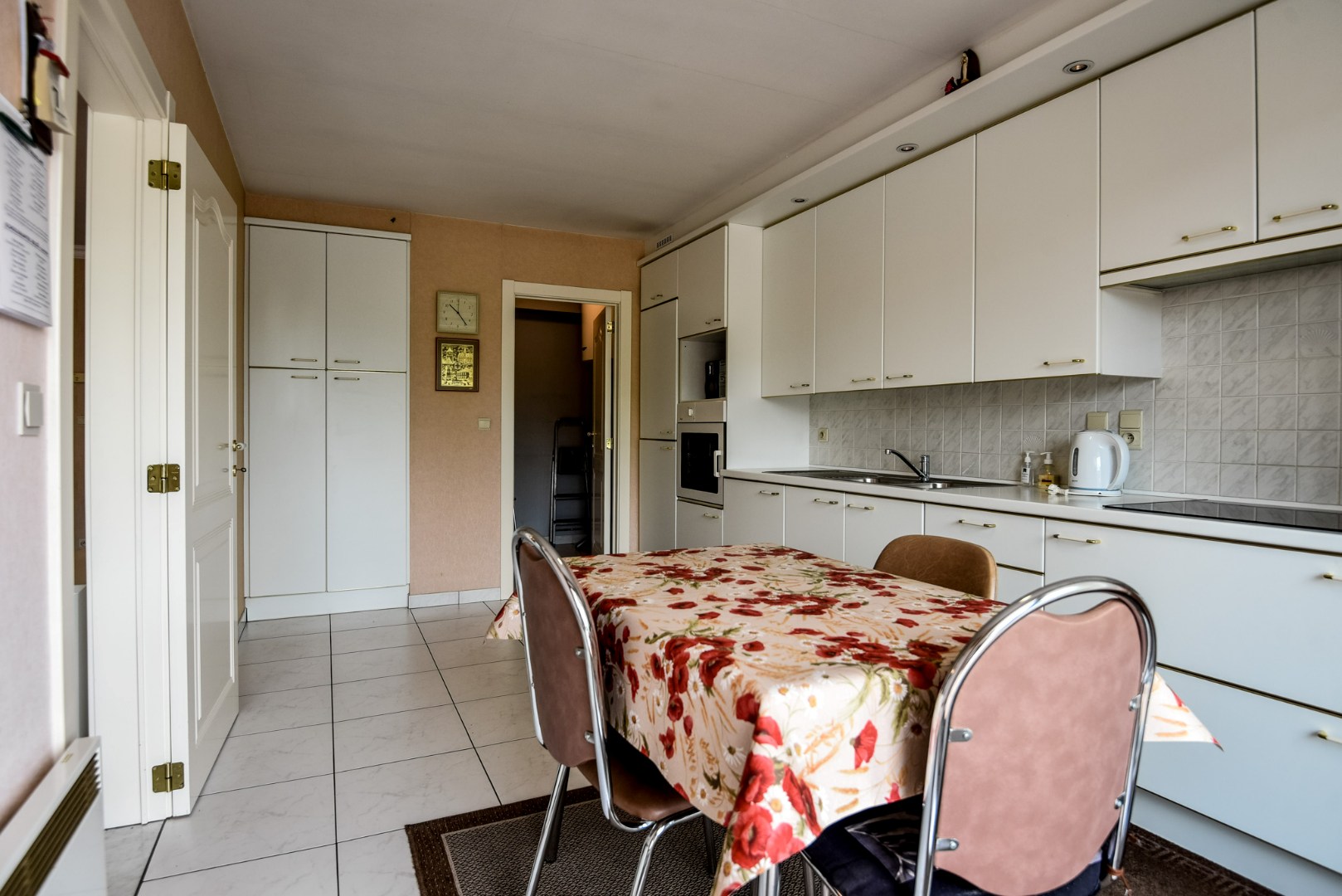 Ruim appartement met 2 slaapkamers en garage in het centrum van Maldegem 