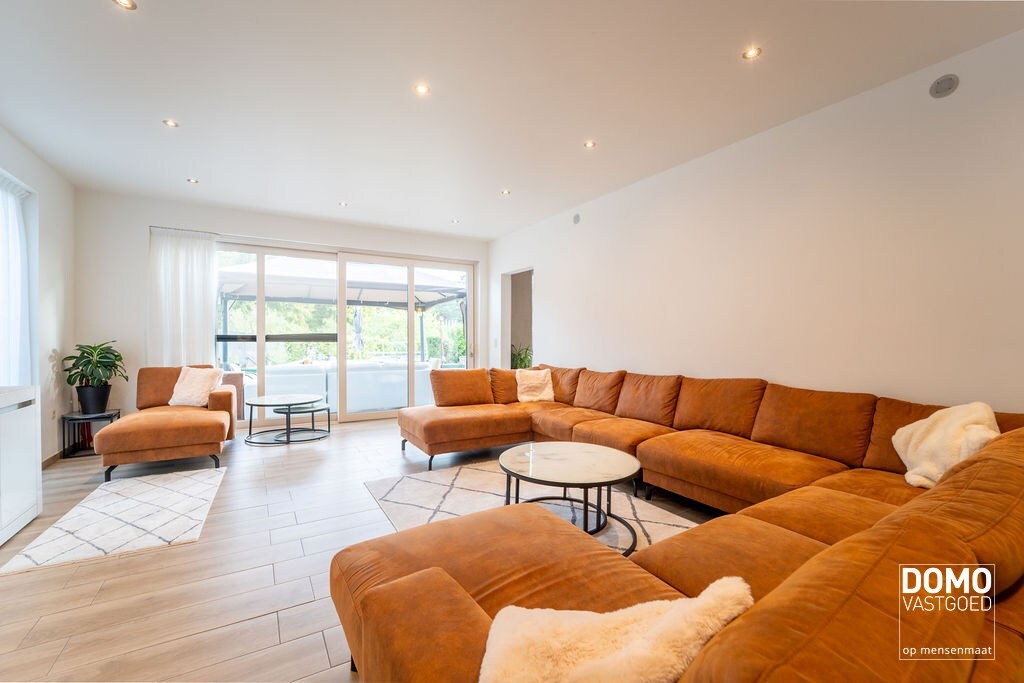 Gunstig gelegen handelshuis te Spalbeek (Hasselt) 