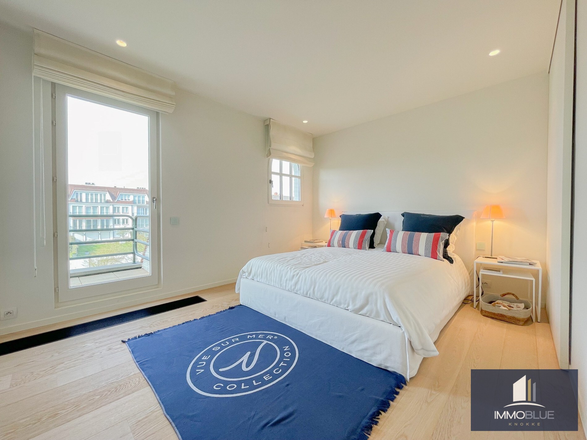 Subliem hoekappartement met ruime terrassen gelegen in het prestigieuze domein Tennis Garden. 