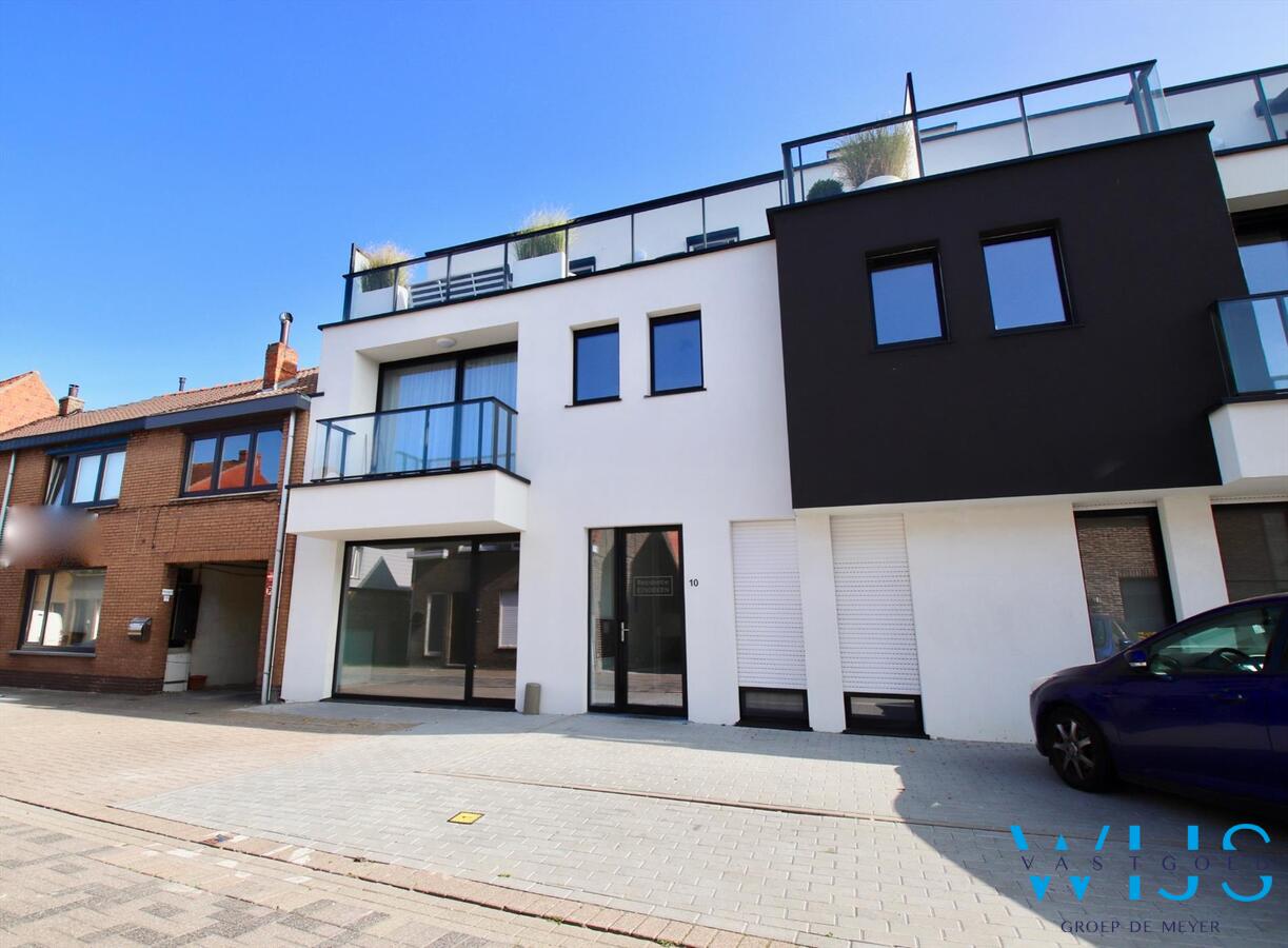 Gelijkvloers appartement met TUIN &amp; GARAGE te Zelzate! 