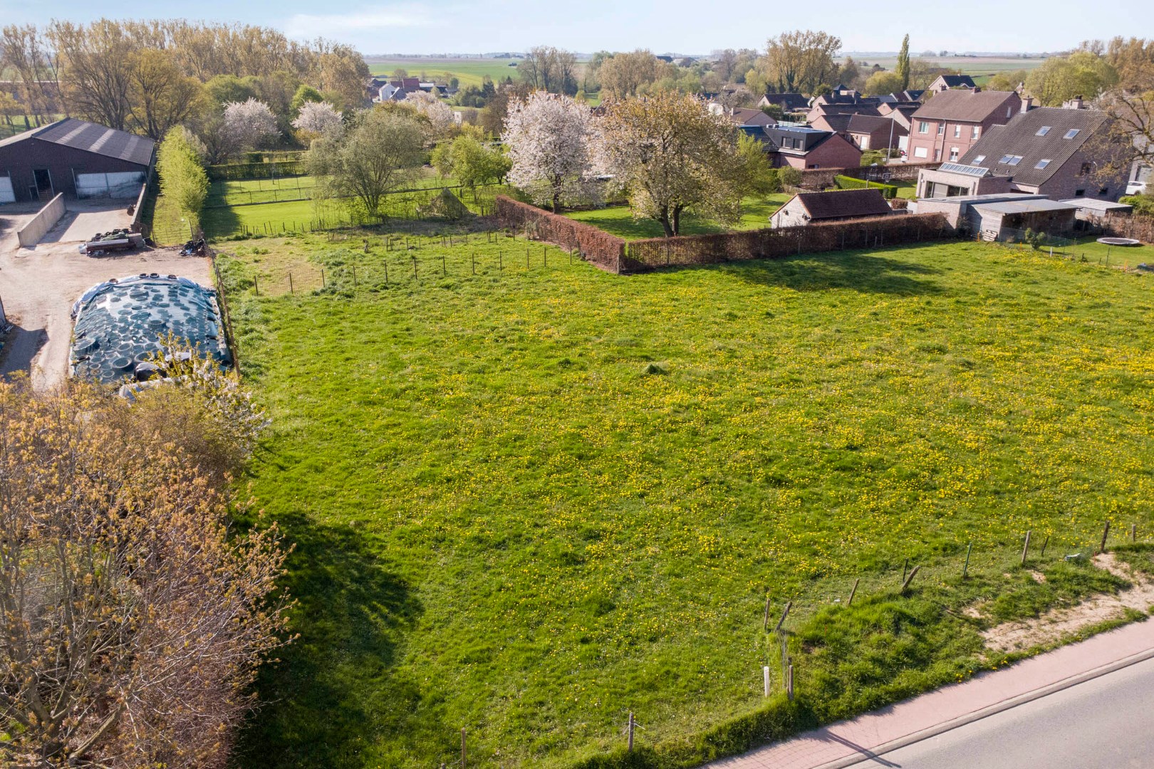 Bouwgrond voor half open bebouwing met perceeloppervlakte van 4a 90ca 