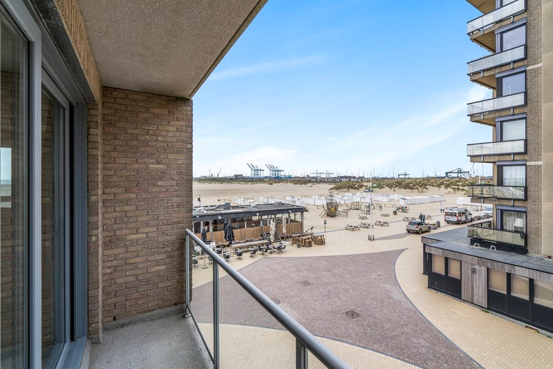 « Appartement de vacances spacieux avec 3 chambres à coucher - SVZ318 