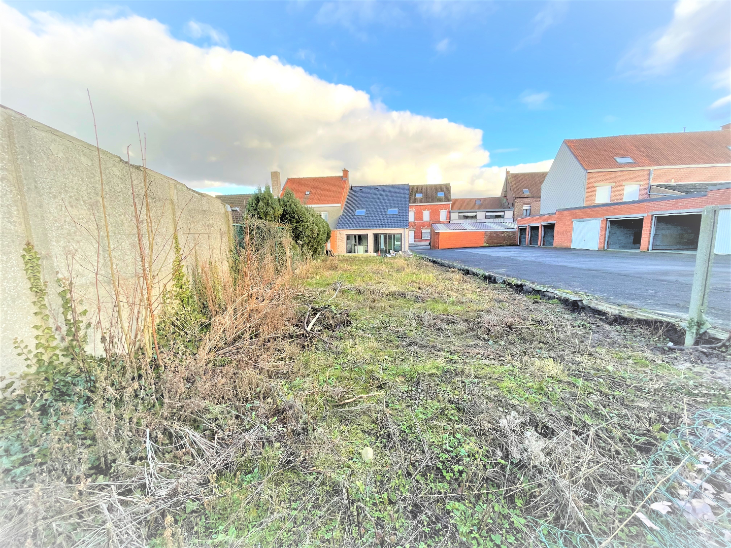 Nieuwbouwwoning met 3 slaapkamers en garage op 318m² 