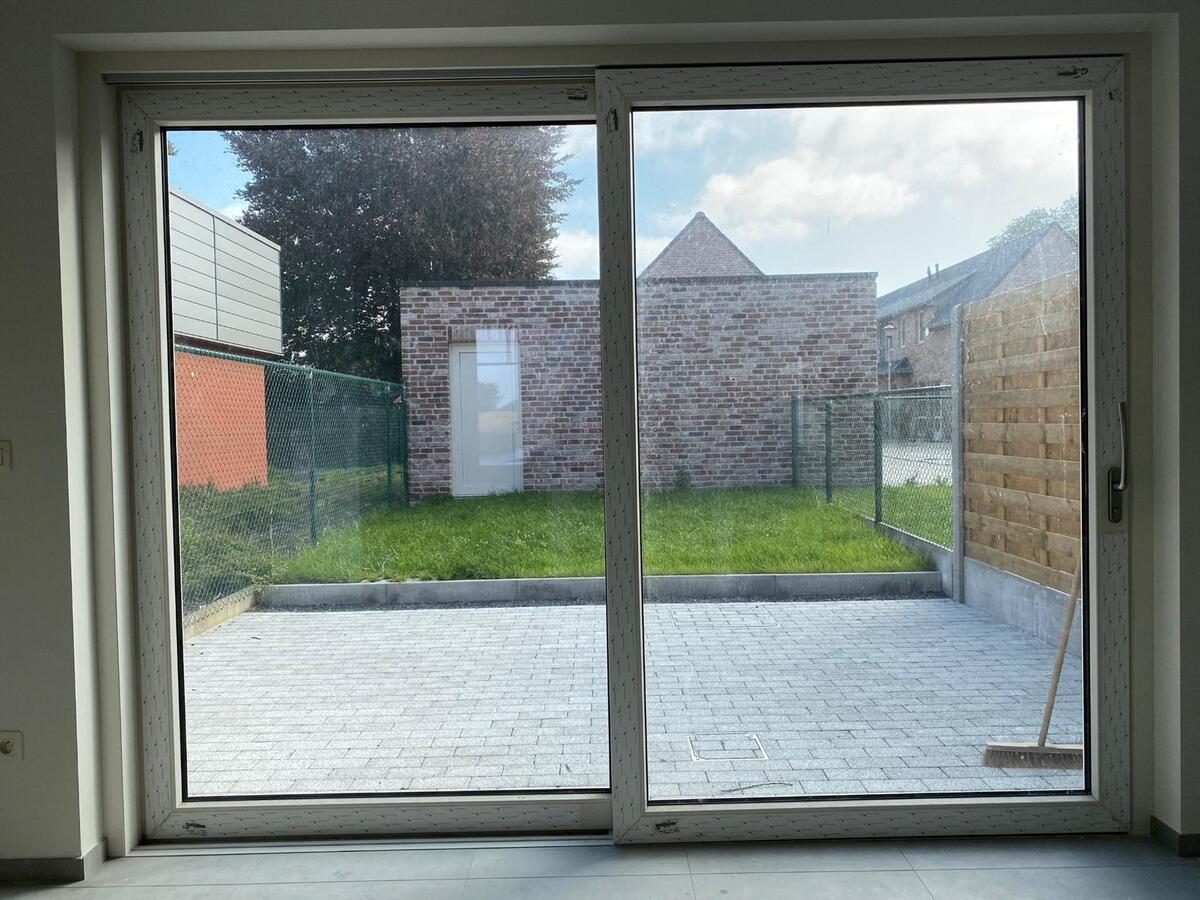 Woning met 4 slaapkamers en garage te Koekelare 