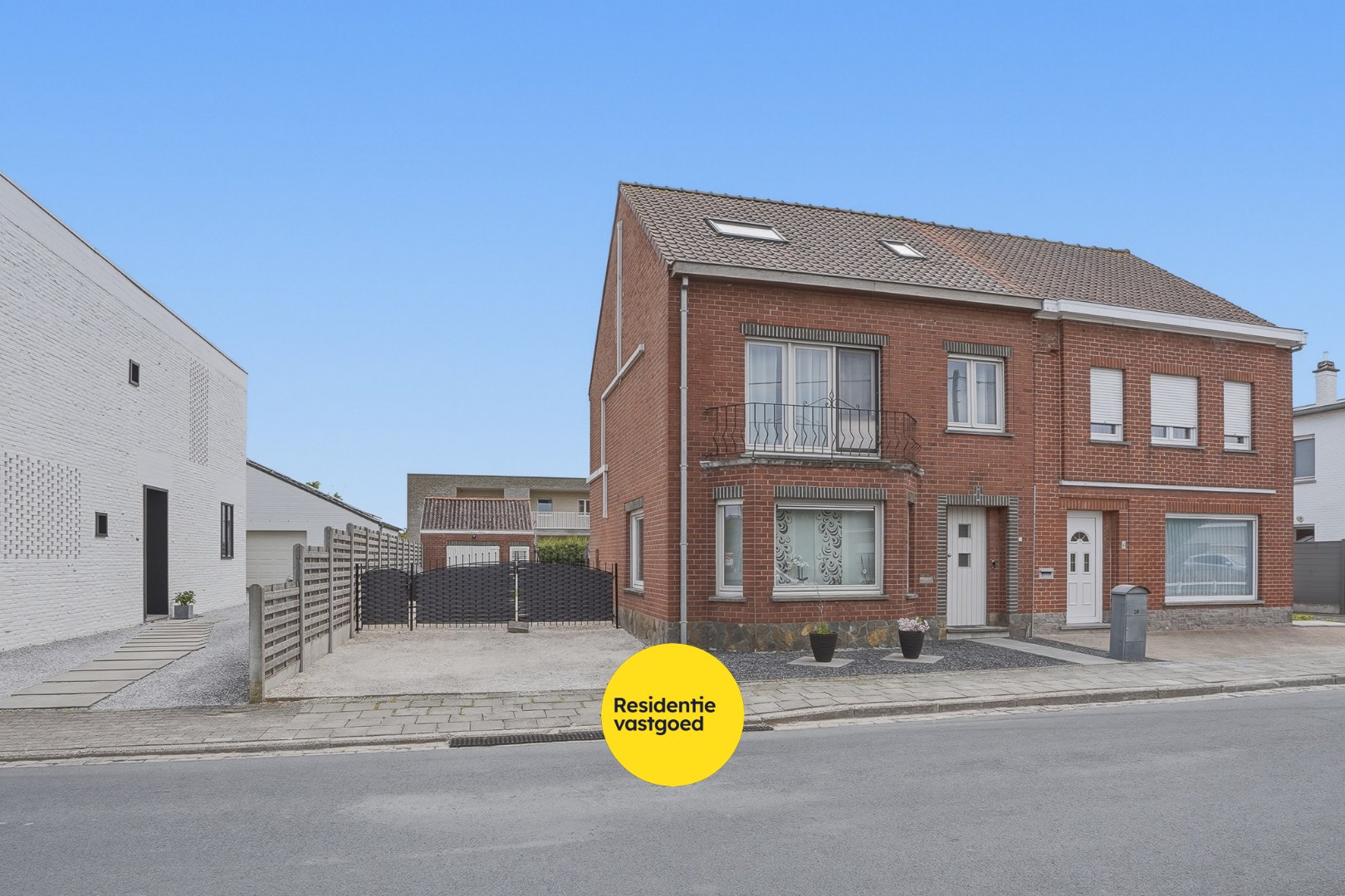 Instapklare halfopen bebouwing met 4 slaapkamers en EPC B te Eernegem 