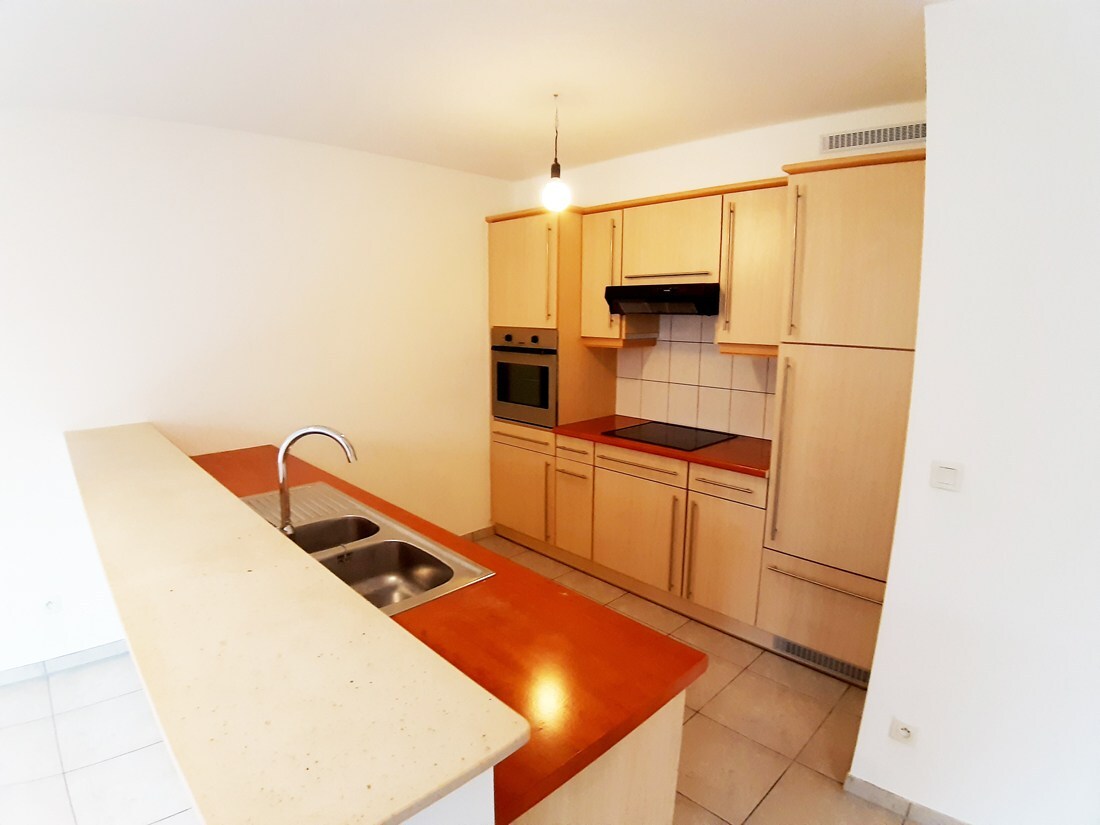 Gunstig gelegen duplex appartement te Genk 