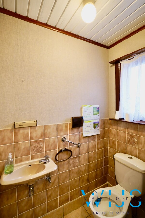 Stevig woonhuis centraal in Ertvelde ! 