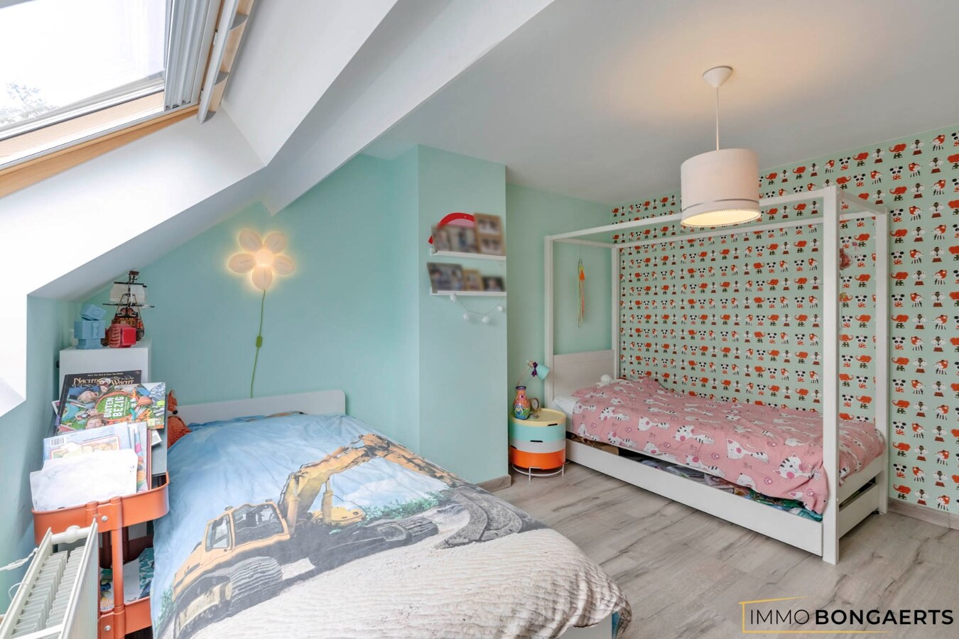 Karaktervolle woning met 4 slaapkamers, tuin en garage. 