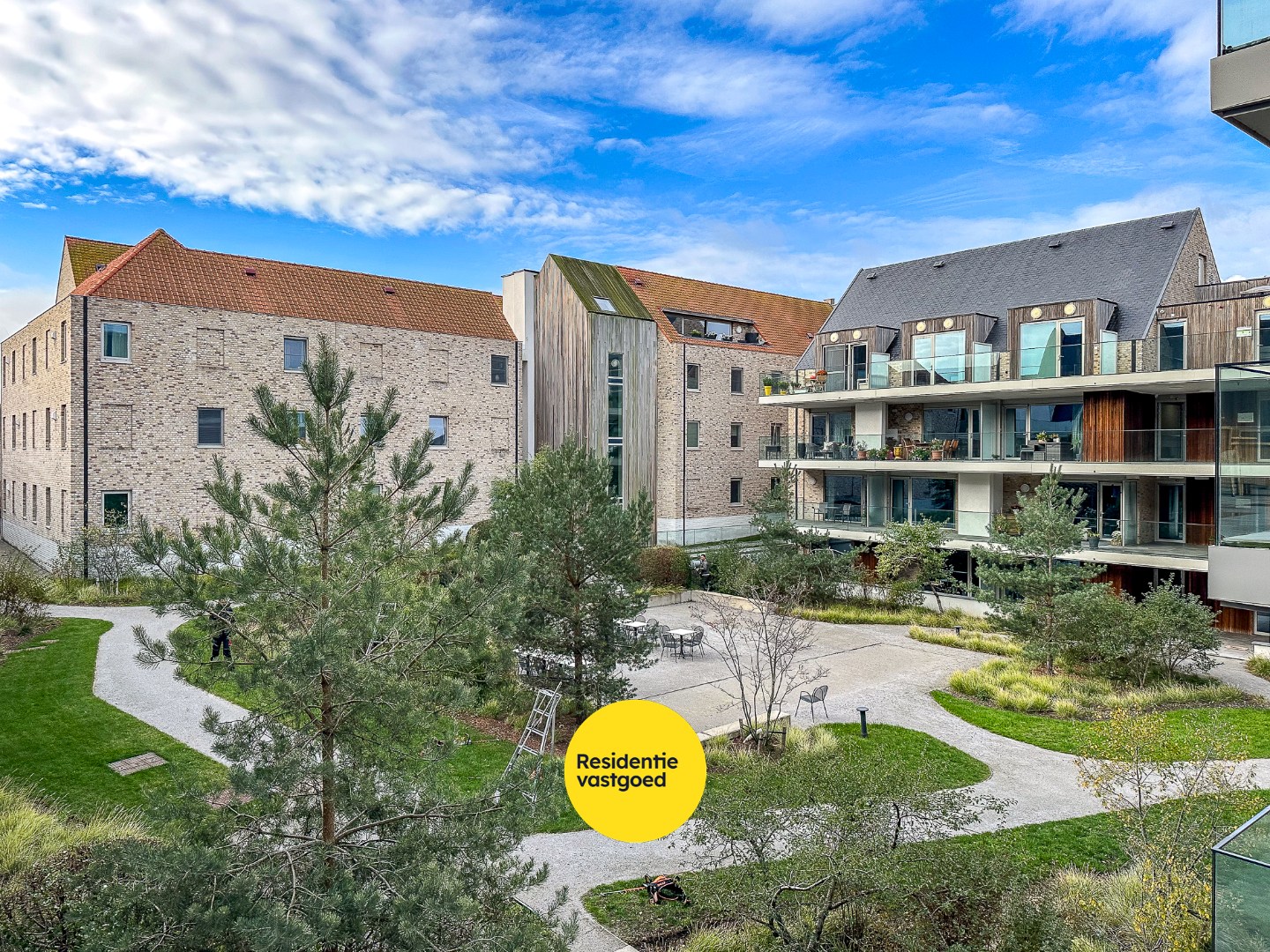 Uiterst goed onderhouden assistentieflat (55m² + 11m² terras) met 1 slaapkamer te Nieuwpoort. 
